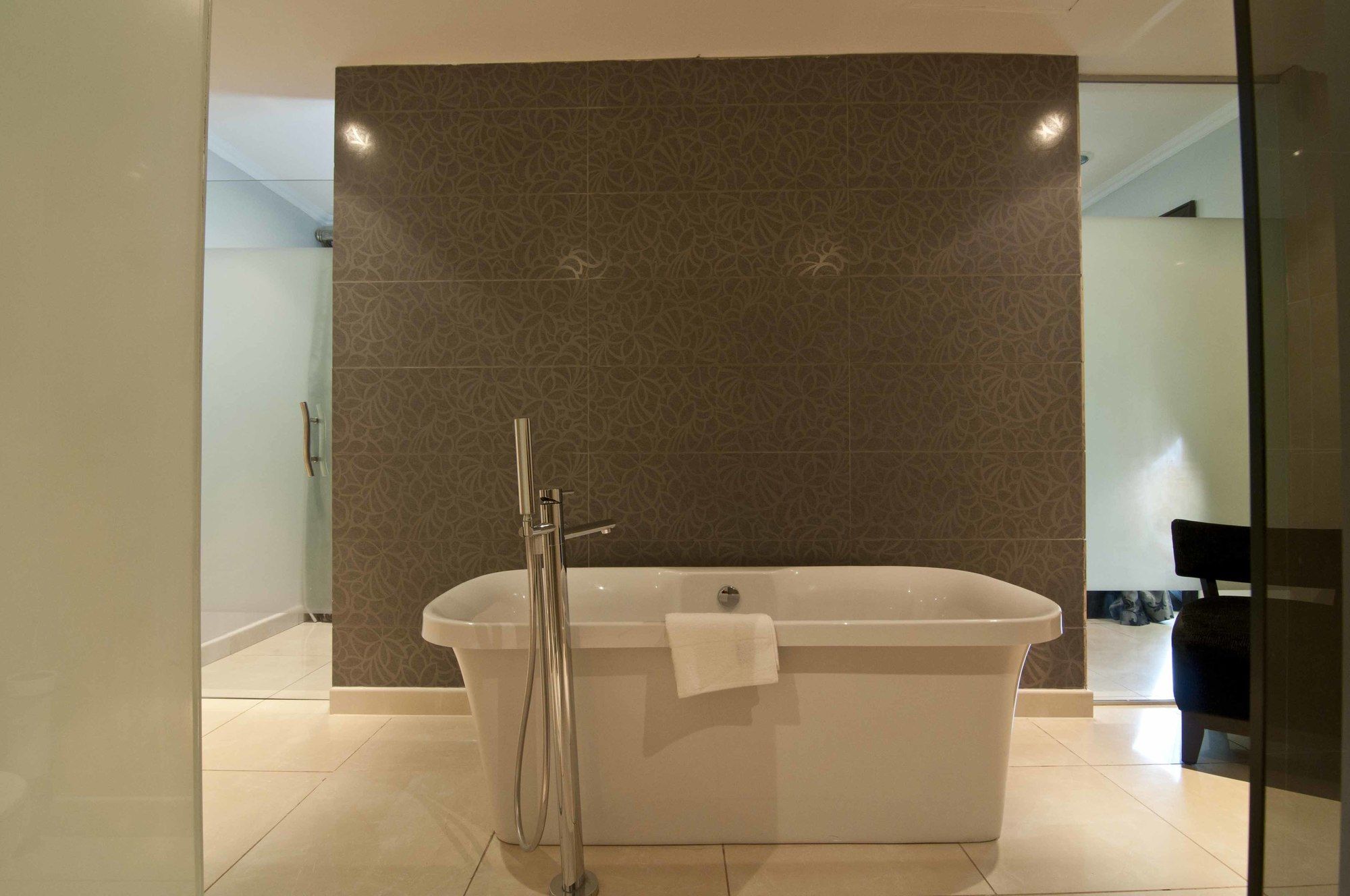 L'Eola Suites Абуджа Экстерьер фото