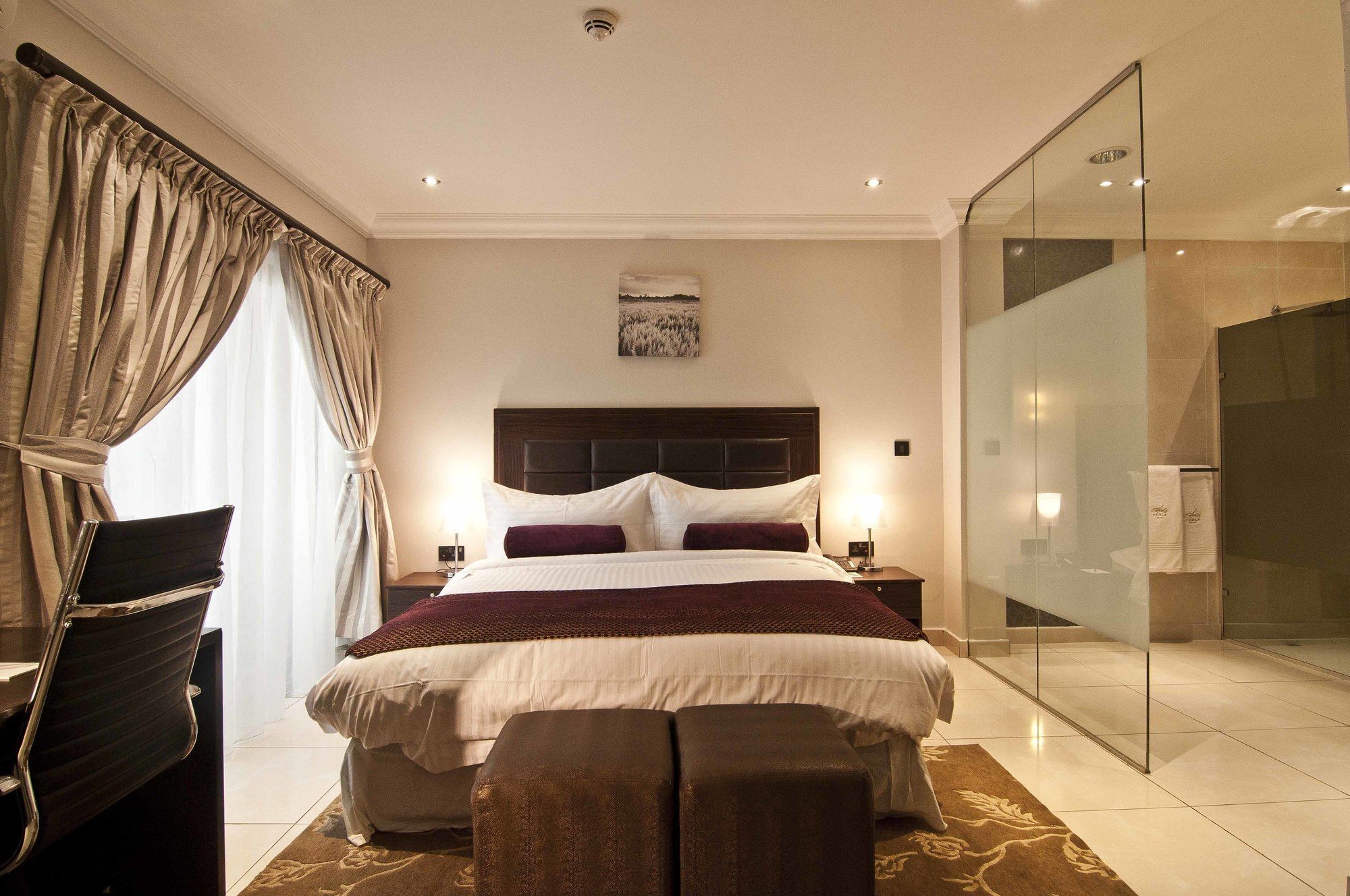 L'Eola Suites Абуджа Экстерьер фото