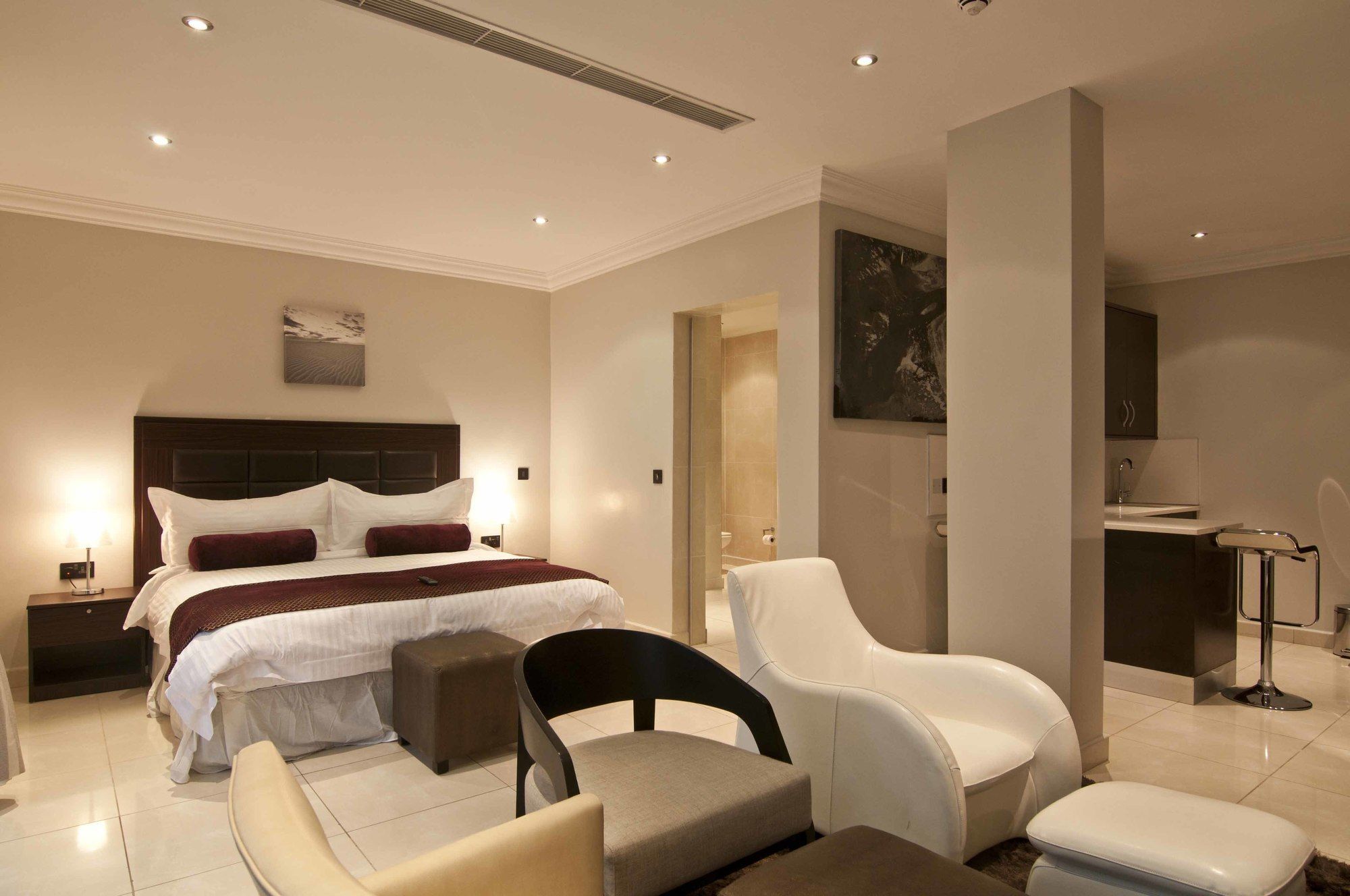L'Eola Suites Абуджа Экстерьер фото